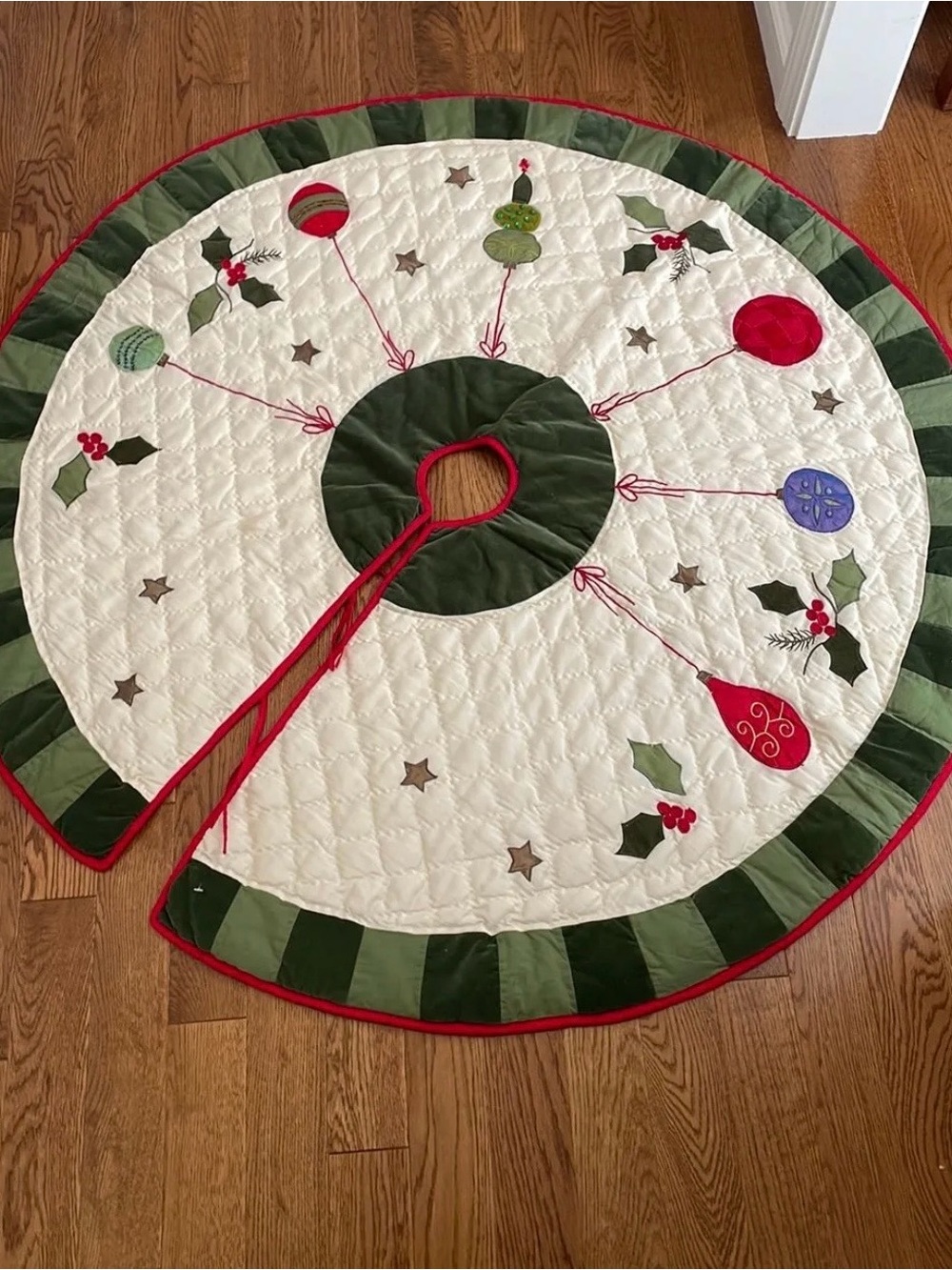 Large Tree Skirt